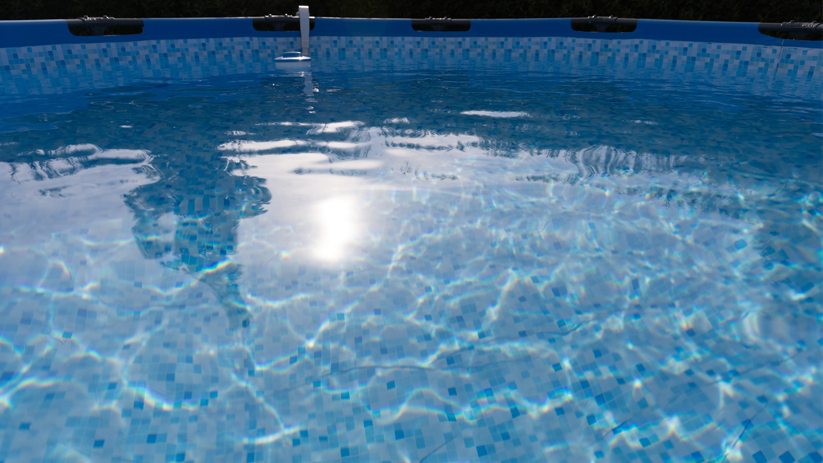 Ein Pool sorgt für Entspannung.