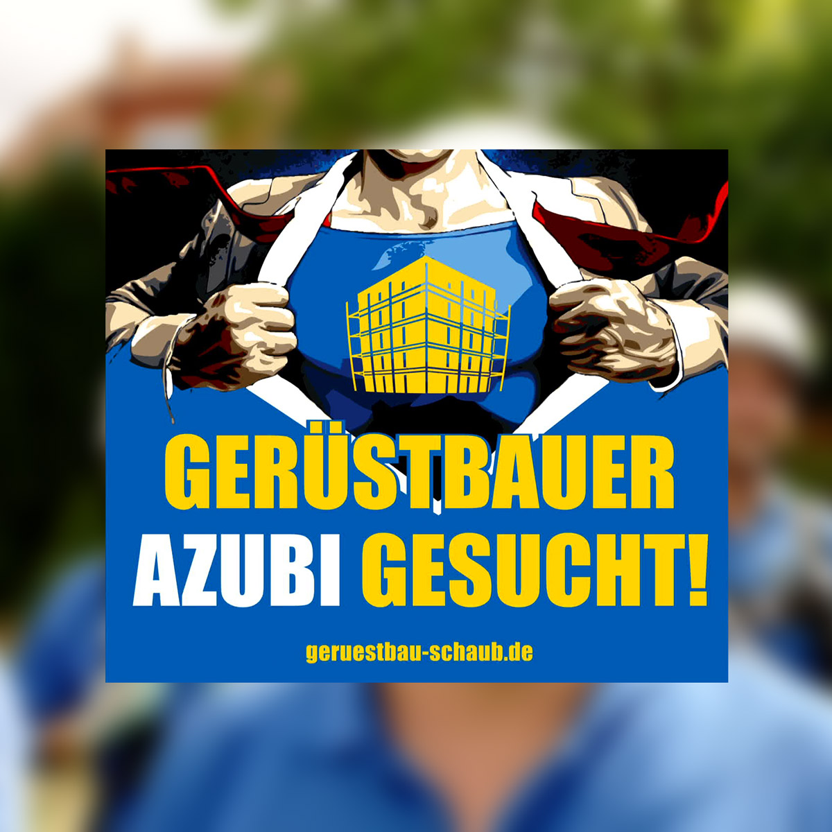 AV22 film – Ein Schild mit der Aufschrift „Gerüstbauer Azubi gesucht“ wirbt um Bewerber